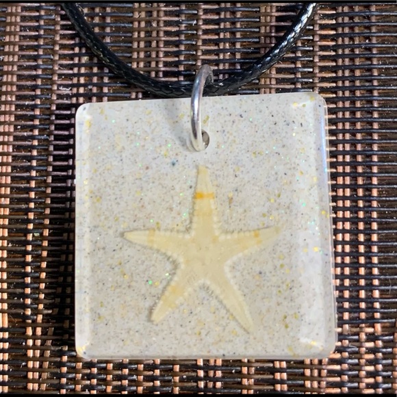 Starfish & Sand Necklace - Picture 1 of 1